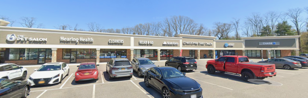 27 Vanderbilt Parkway, COMMACK, NY – mixed use, retail space