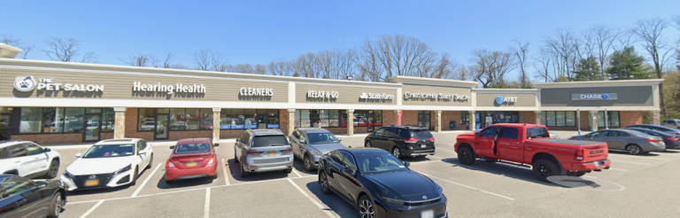 27 Vanderbilt Parkway, COMMACK, NY